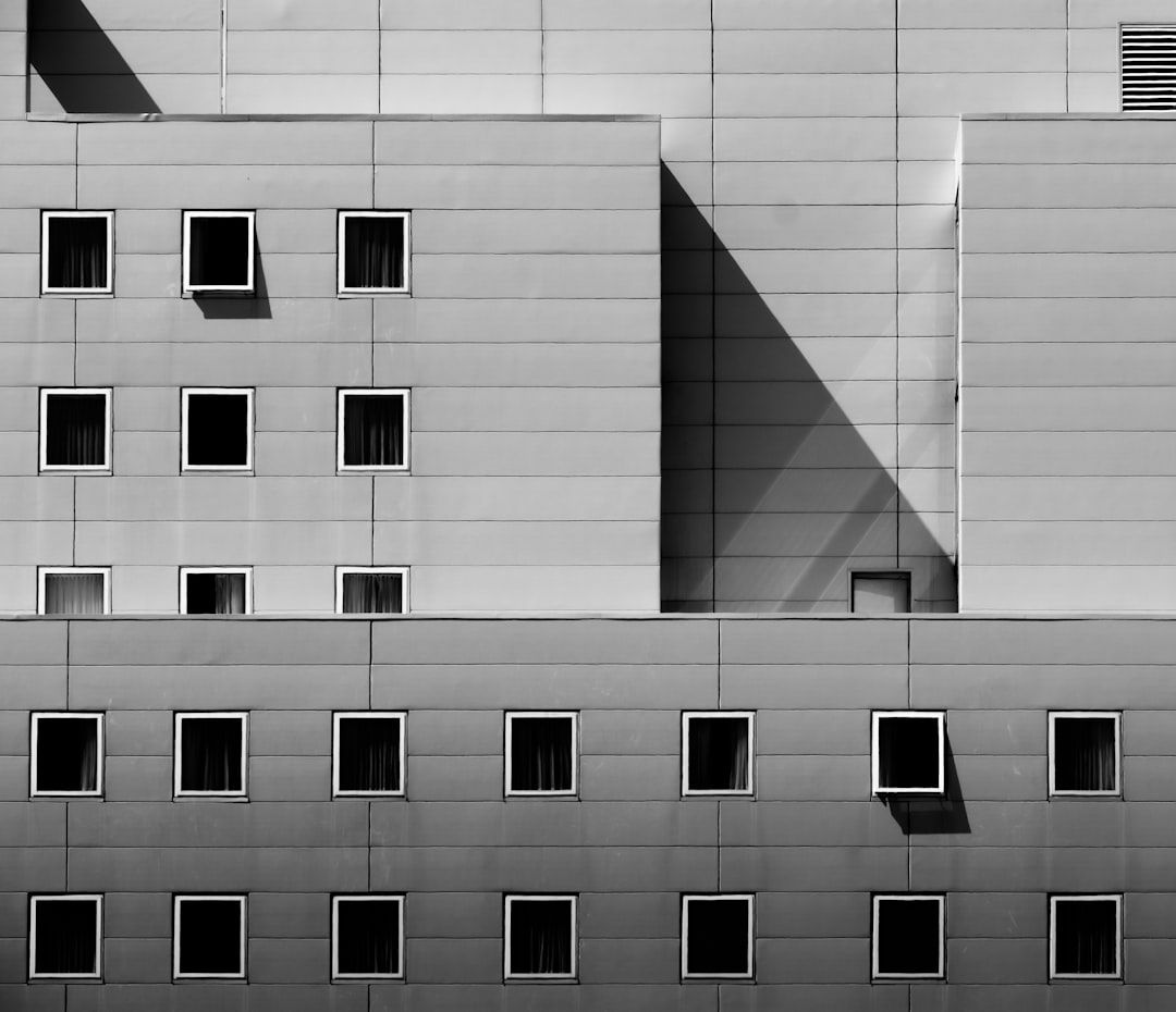 Navigating the New Geoeconomic Order: De-risking and Regionalizing Strategic Supply Chains by 2026